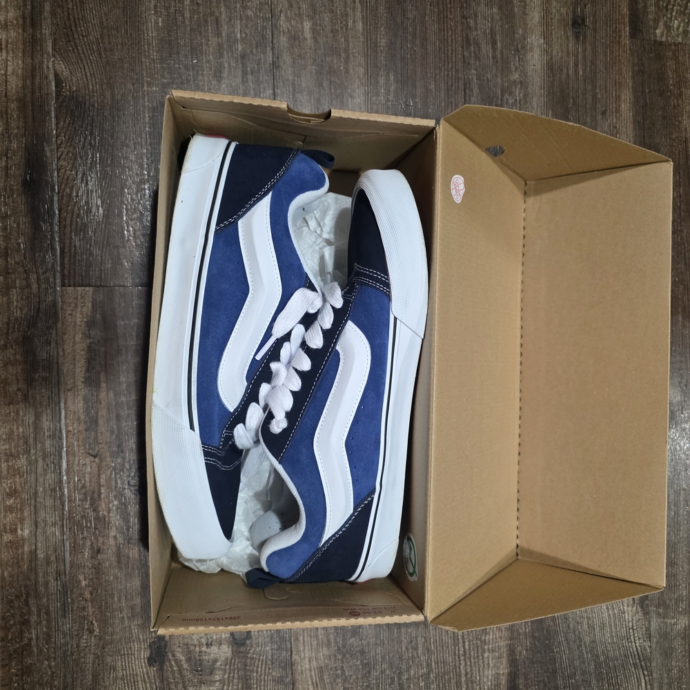 Vans Men's Blue and White Sneakers